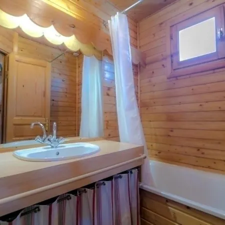 Demi-Chalet Cosy 6 Pers. A Risoul 1850, Ski-In/Ski-Out - Fr-1-330-219