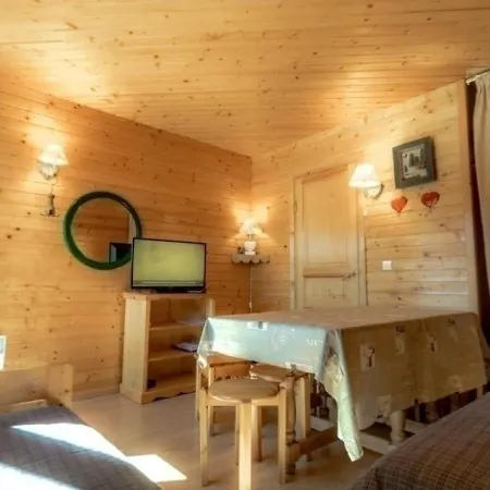 Demi-Chalet Cosy 6 Pers. A Risoul 1850, Ski-In/Ski-Out - Fr-1-330-219 Holiday home *