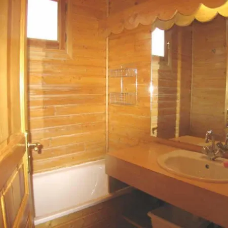 Demi-Chalet Cosy 6 Pers. A Risoul 1850, Ski-In/Ski-Out - Fr-1-330-219 Holiday home